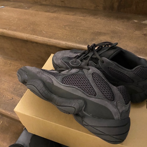 Yeezy 500 - Picture 5 of 6